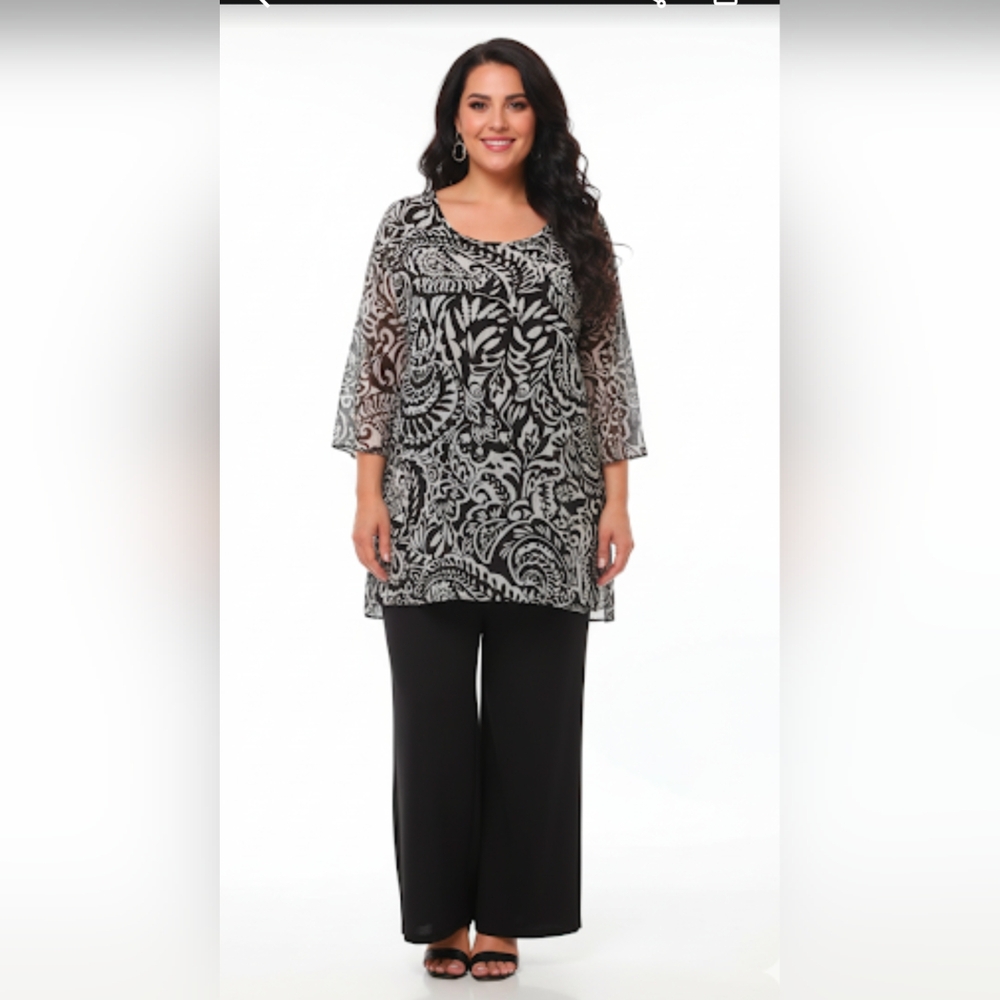 Avenue Monochrome Patterned Blouse Size OS New Wirt Out Tags